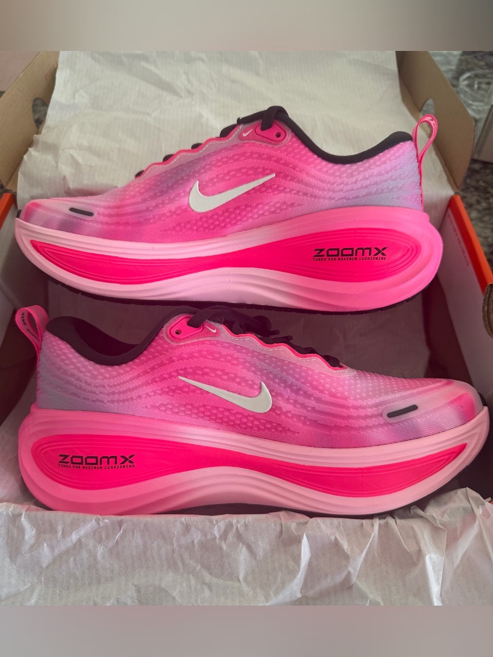 NIB! Nike Vomero Plus Running Shoes Sneakers Pearl Pink / Summit White MSRP $180